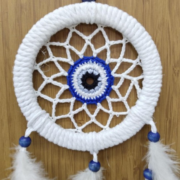 Chain-Linked 12-Centimeter Diameter Feathered Wall Decoration