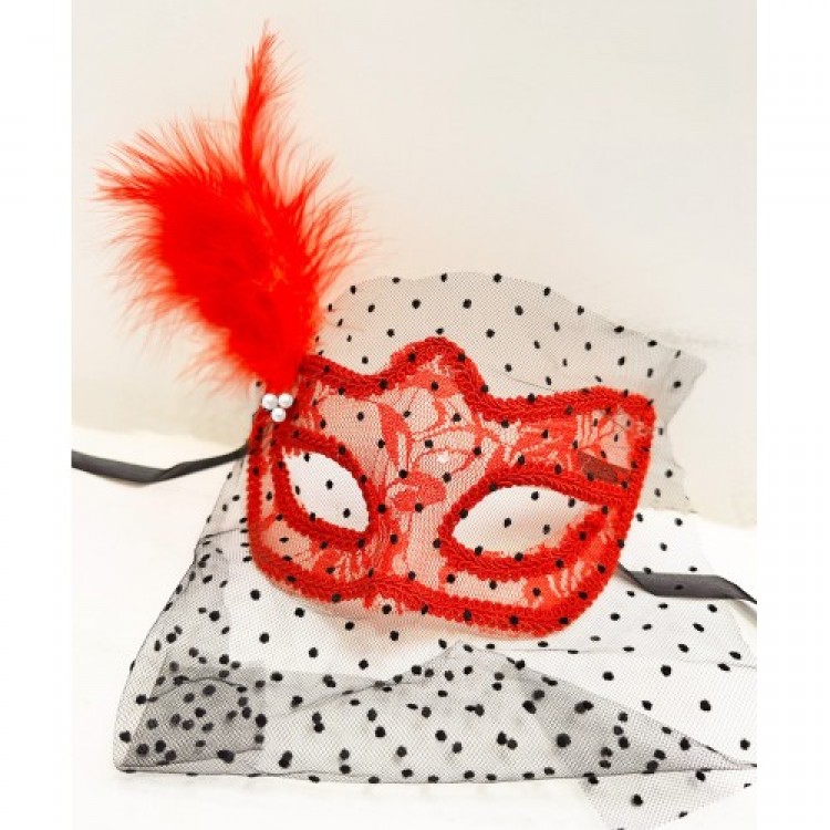 Red Lace-Trimmed Pearl Party Mask Ball