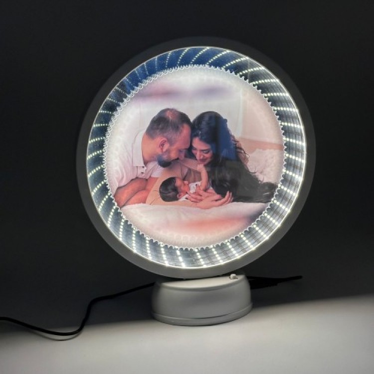 Round Magic Mirror Showing Depth Round Magic Mirror Showing Depth